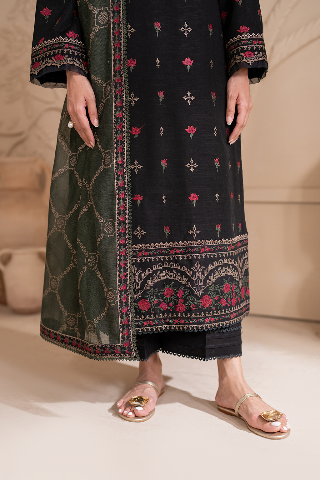 UE-294 Embroidered Khaddar | Exclusive Winter| Iznik