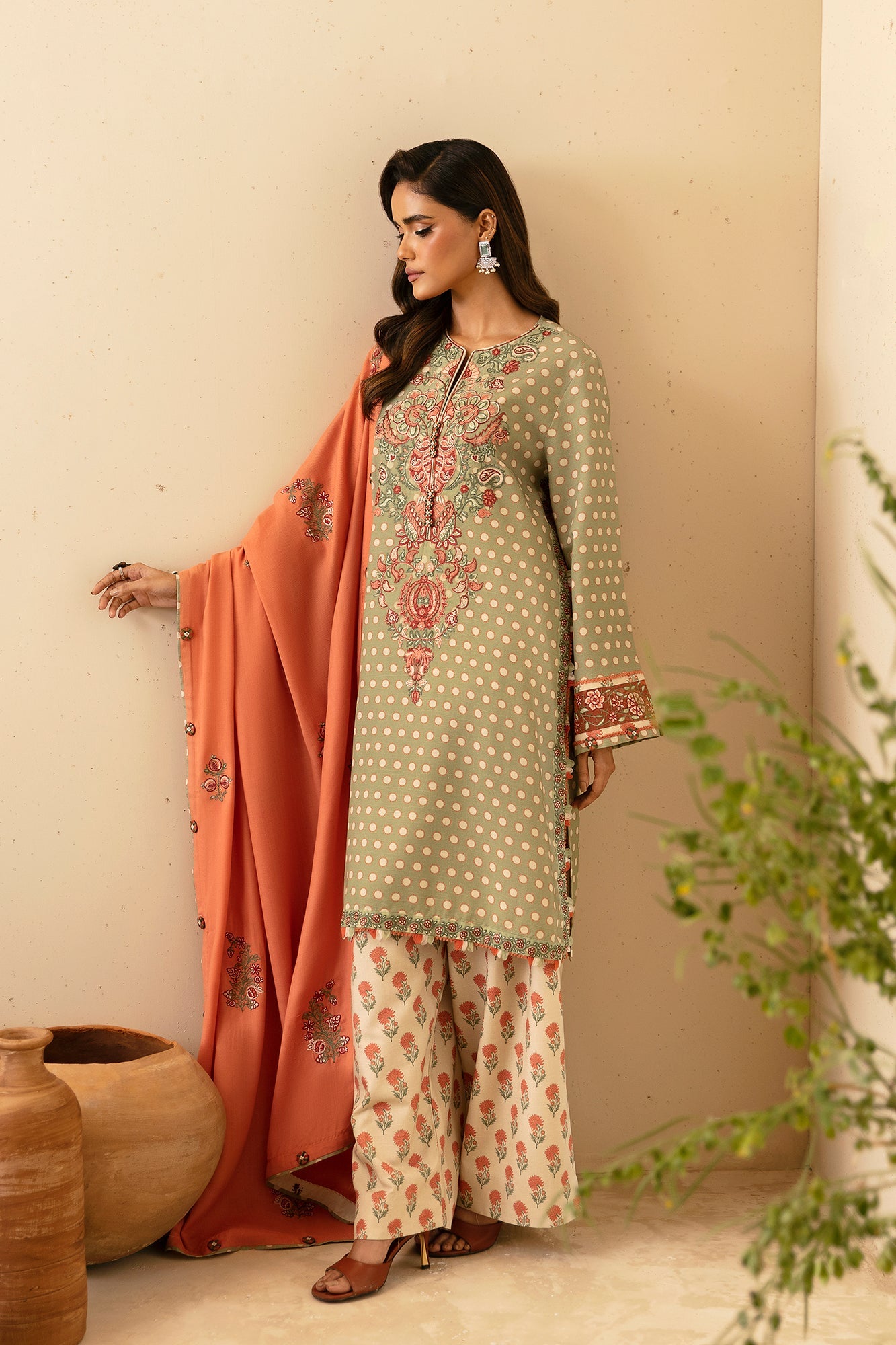 EMBROIDERED SUIT (E0452/203/324) | Rozana | ETHNC