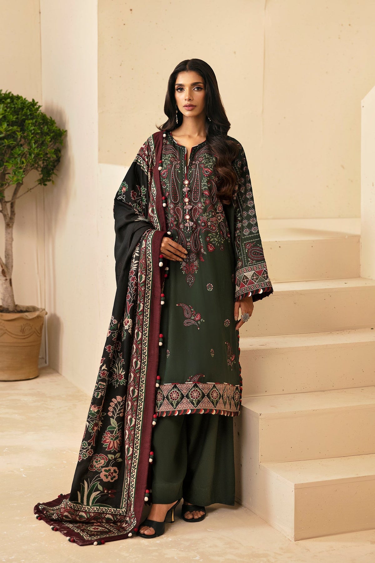 EMBROIDERED SUIT (E0453/203/704) | Rozana | ETHNC