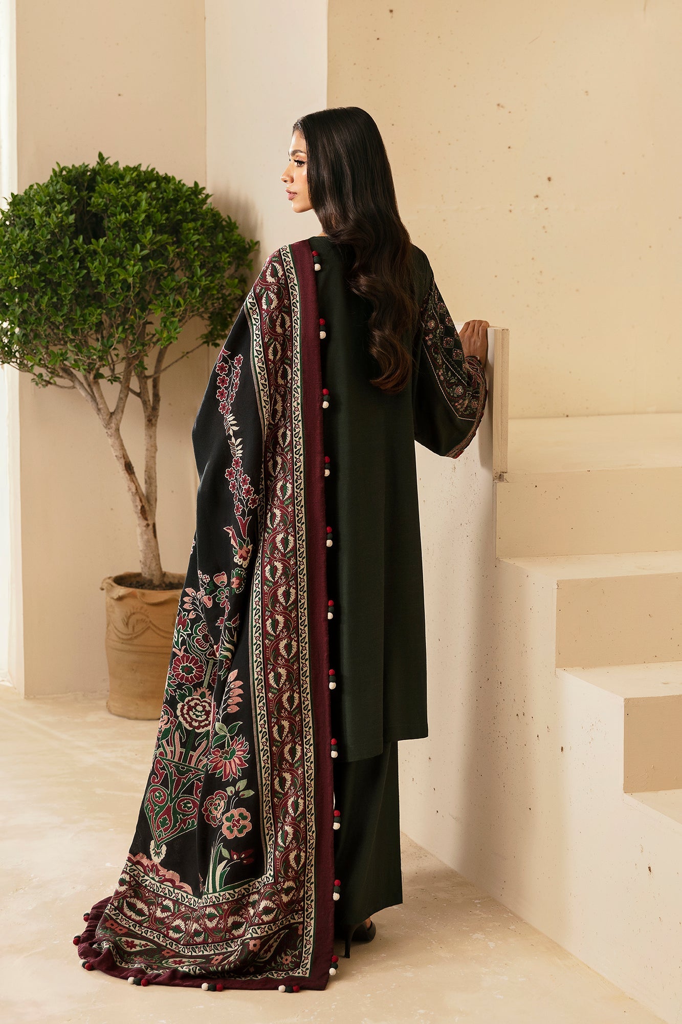 EMBROIDERED SUIT (E0453/203/704) | Rozana | ETHNC