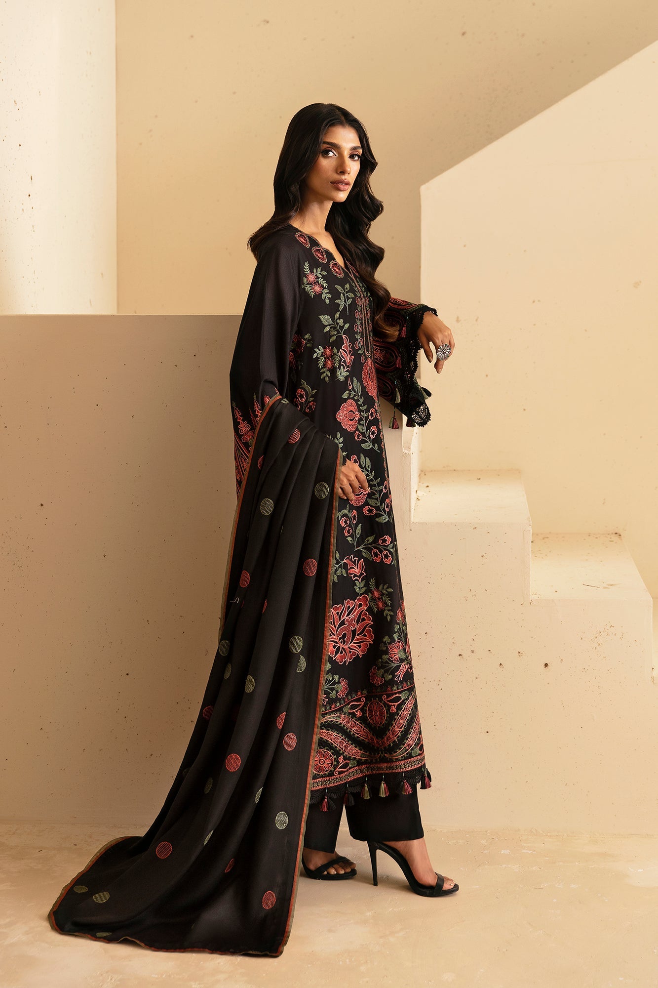 EMBROIDERED SUIT (E0454/203/901) | Rozana | ETHNC