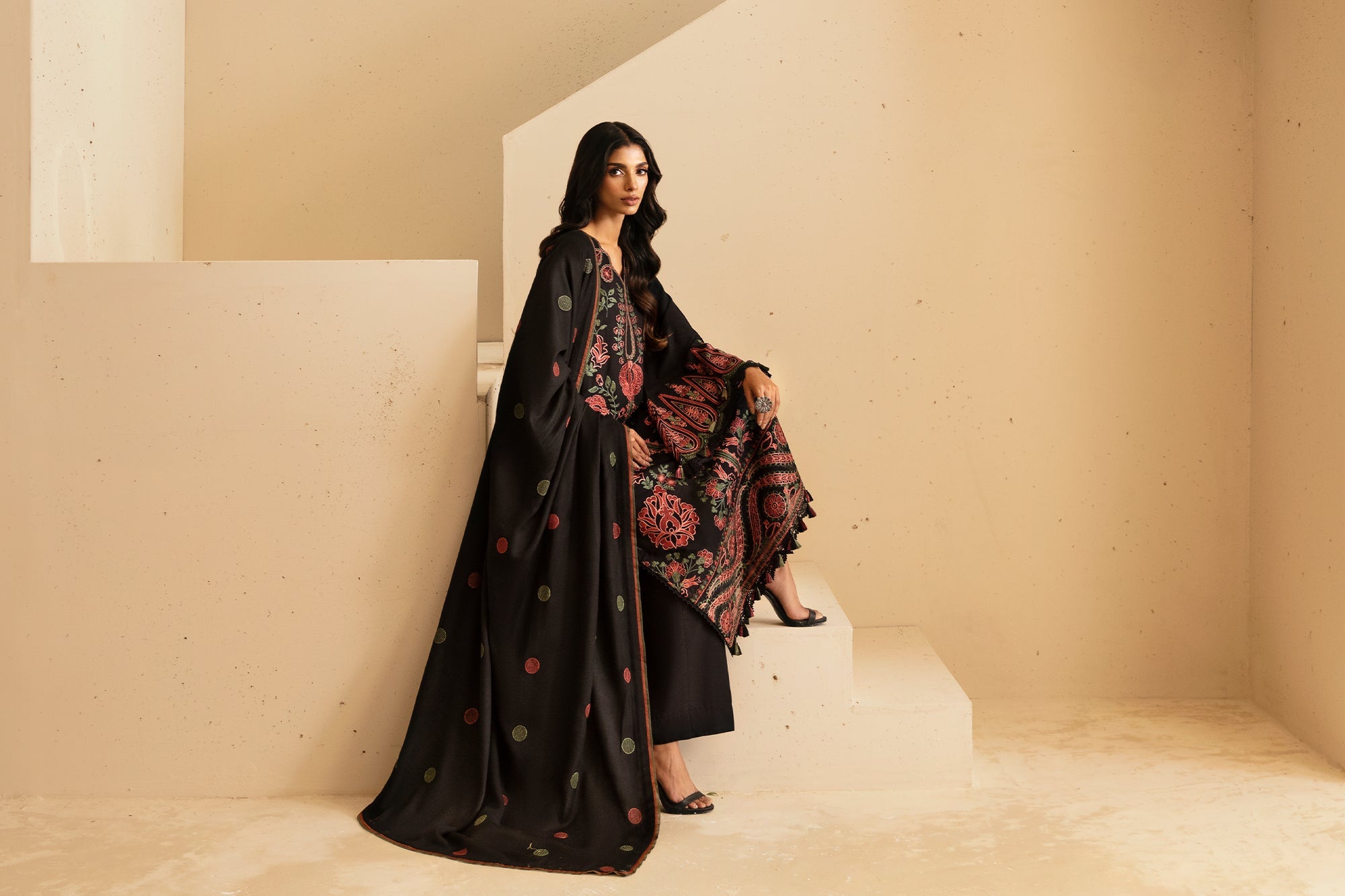 EMBROIDERED SUIT (E0454/203/901) | Rozana | ETHNC