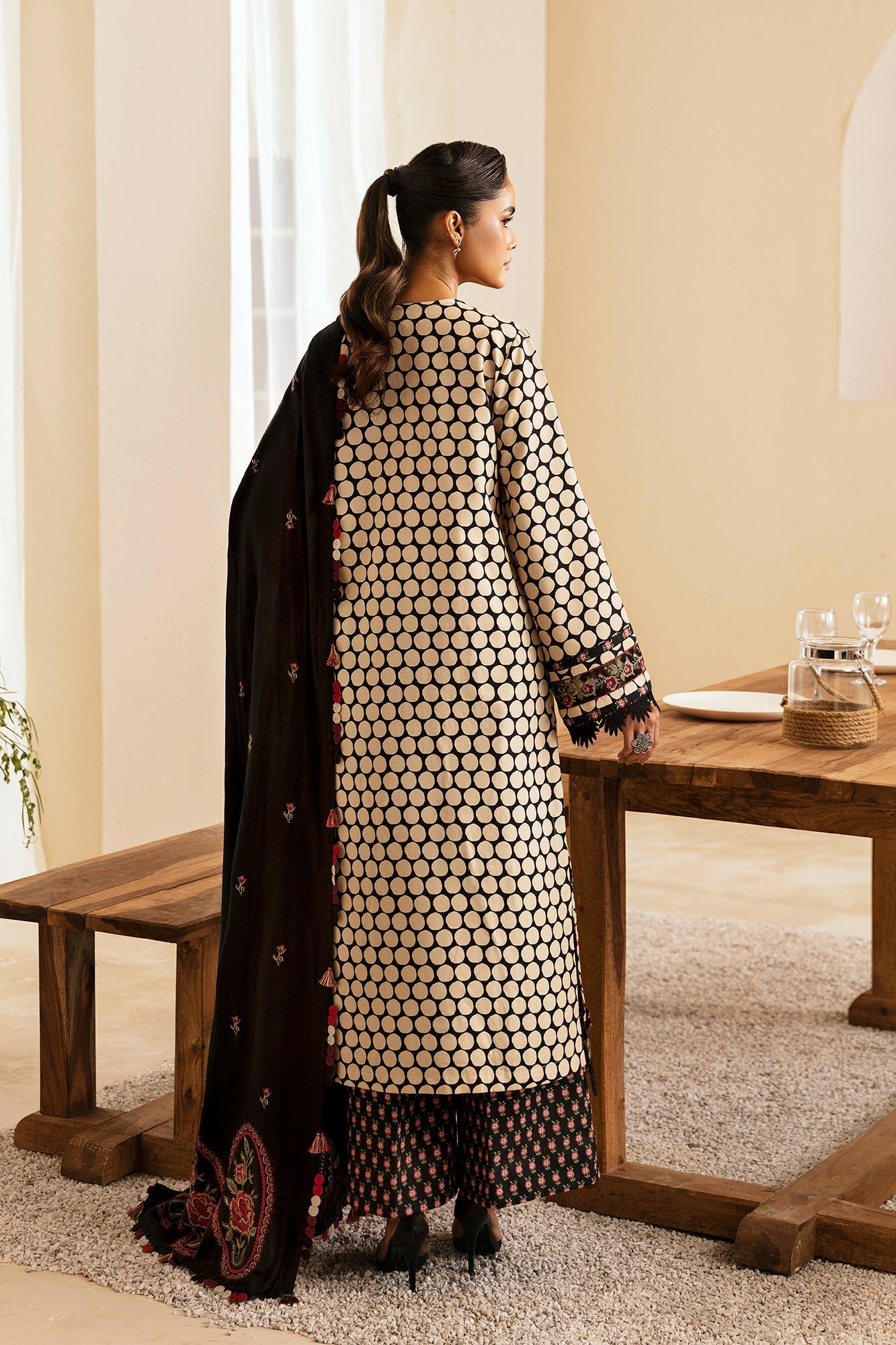 EMBROIDERED SUIT (E0462/203/901) | Rozana | ETHNC