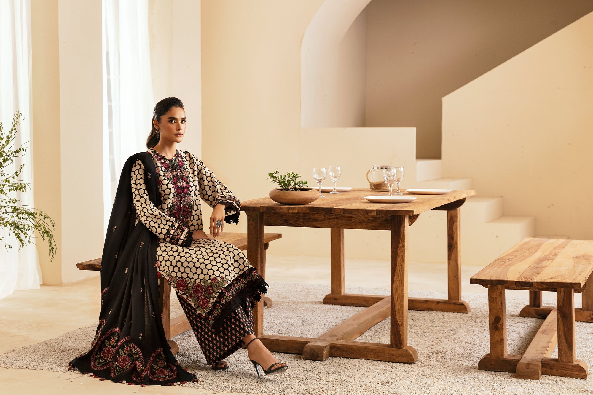 EMBROIDERED SUIT (E0462/203/901) | Rozana | ETHNC