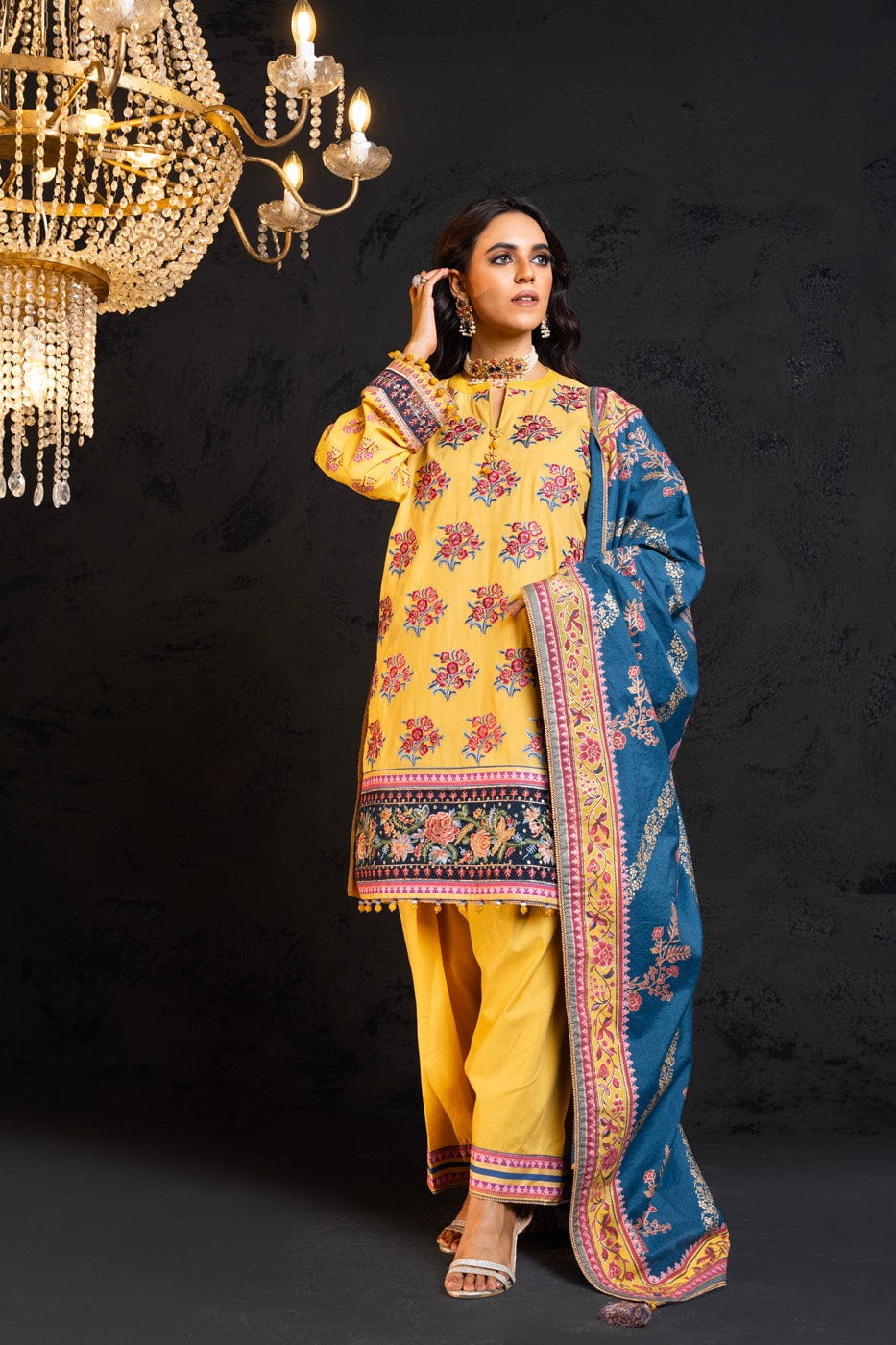 3 Pc Embroidered Cambric Suit With Cotton Silk Dupatta | Festive | Al Karam