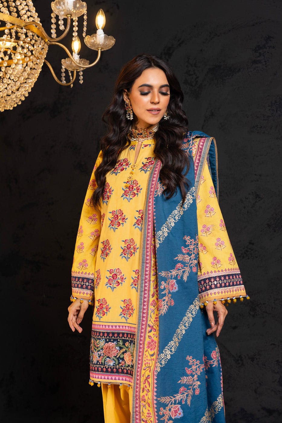 3 Pc Embroidered Cambric Suit With Cotton Silk Dupatta | Festive | Al Karam