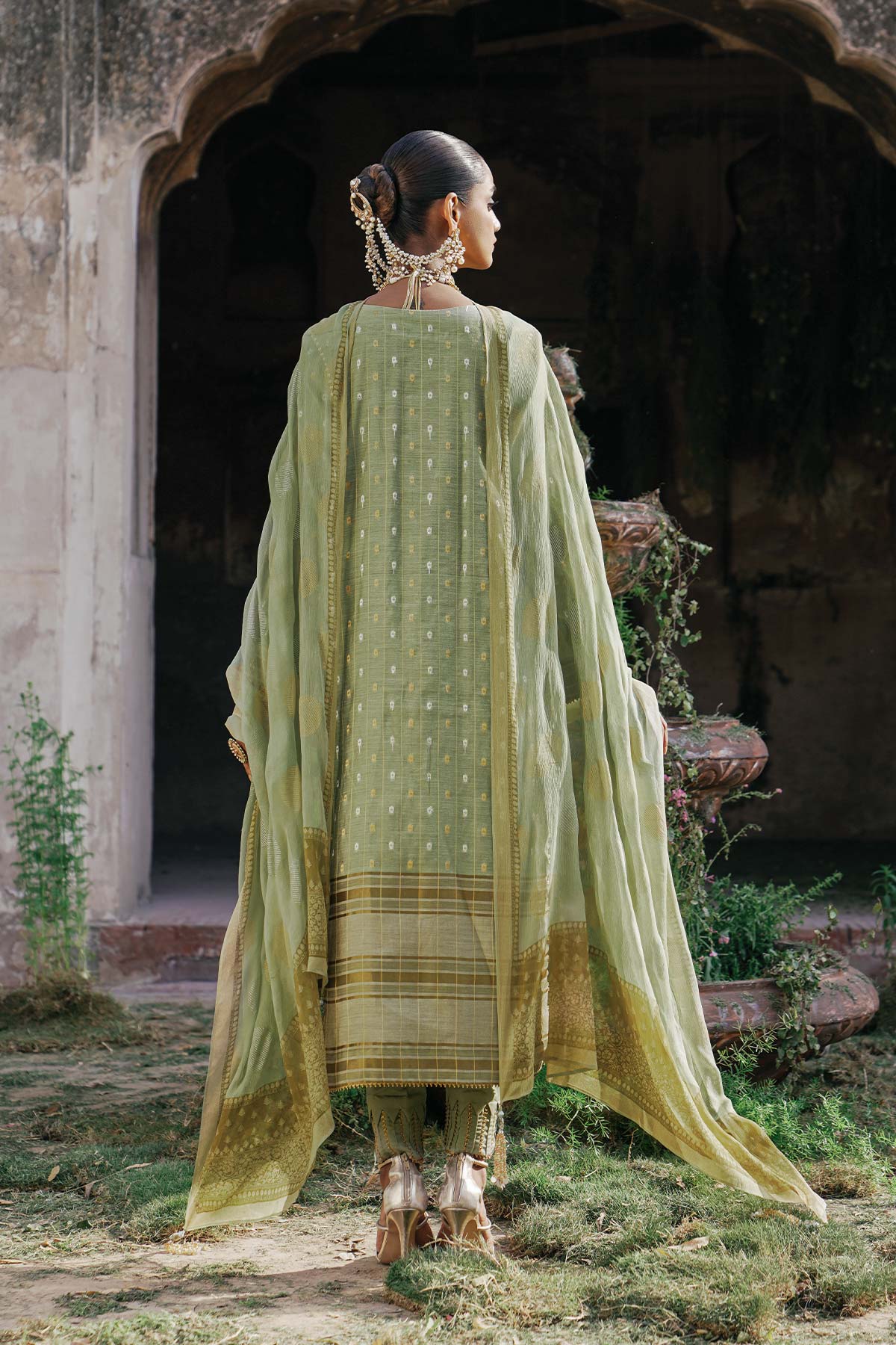 2 Pc Embroidered Jacquard Suit With Chiffon Dupatta | Festive | Al Karam