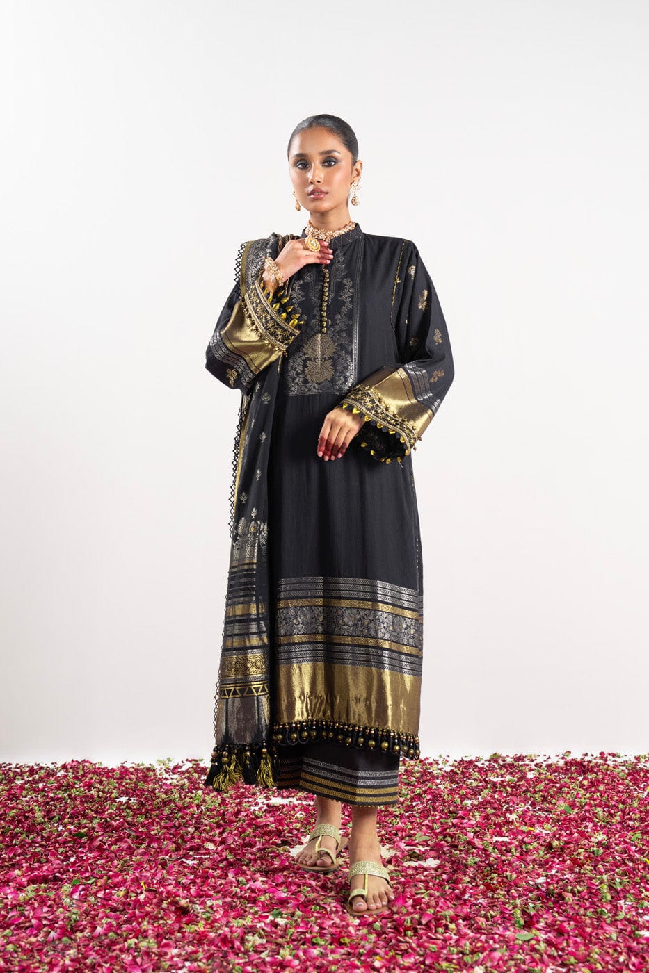 3 Pc Embroidered Jacquard Suit With Jacquard Dupatta | Festive | Al Karam