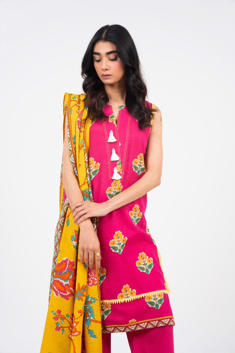 3 Piece Printed Khaddar Suit With Light Khaddar Dupatta | Winter | Al Karam