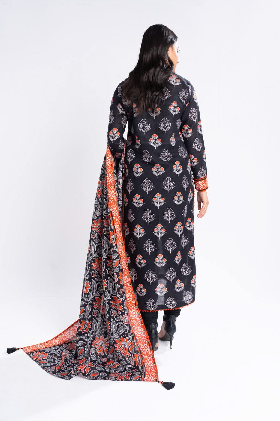 3 Piece Printed Khaddar Suit With Light Khaddar Dupatta | Winter | Al Karam