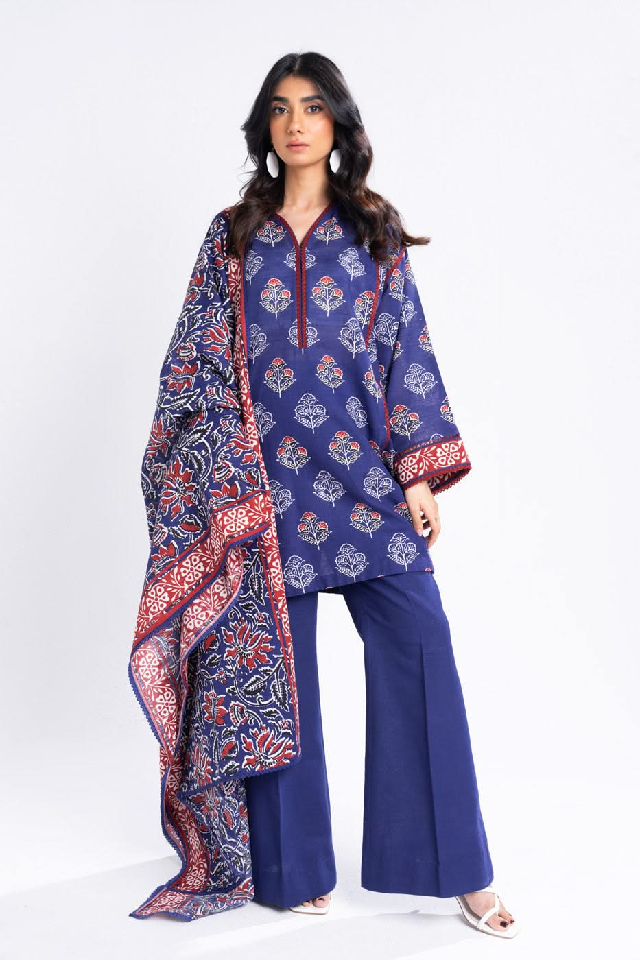 3 Piece Printed Khaddar Suit With Light Khaddar Dupatta | Winter | Al Karam