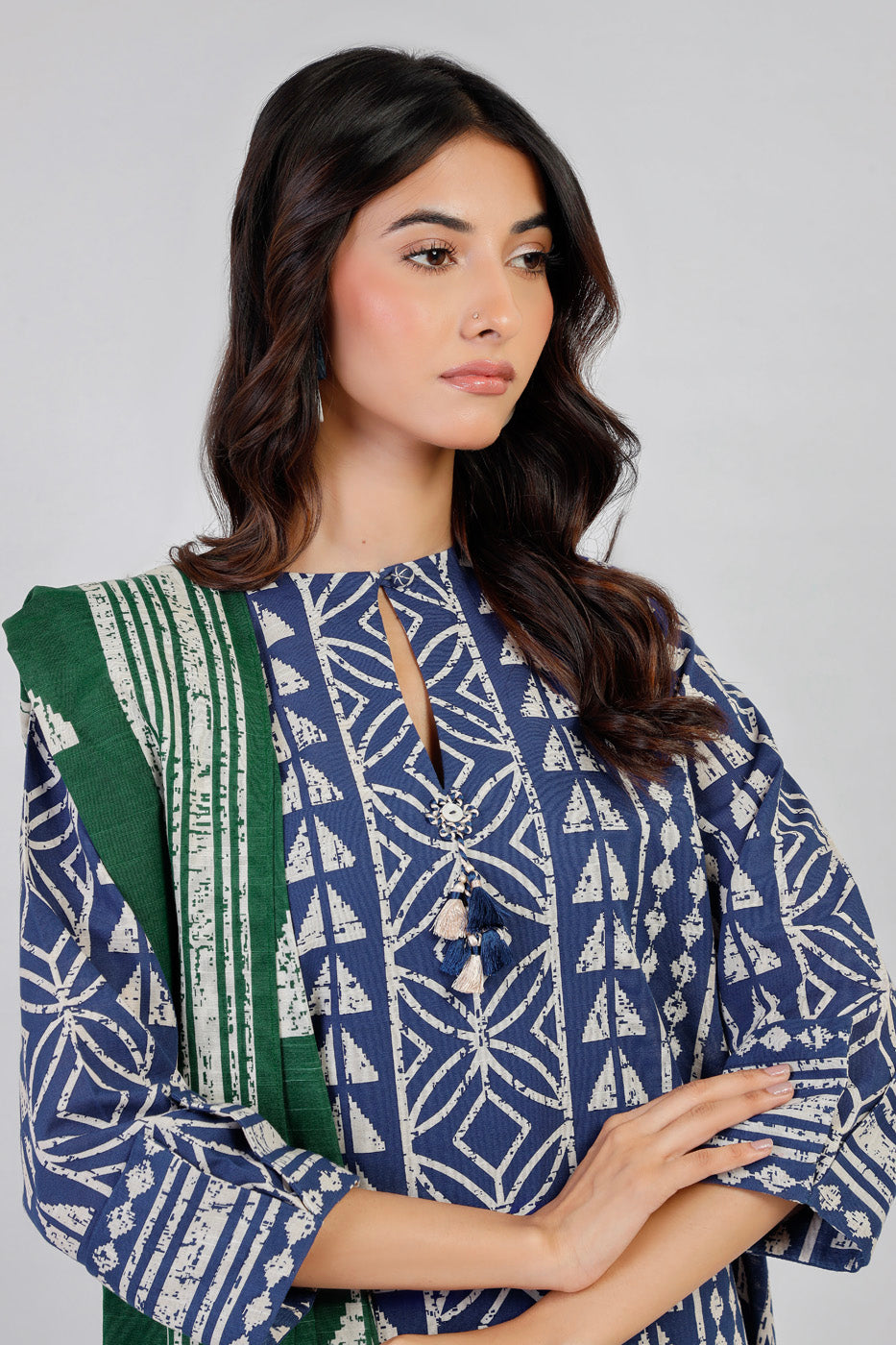 3 Piece Printed Khaddar Suit With Light Khaddar Dupatta | Winter | Al Karam