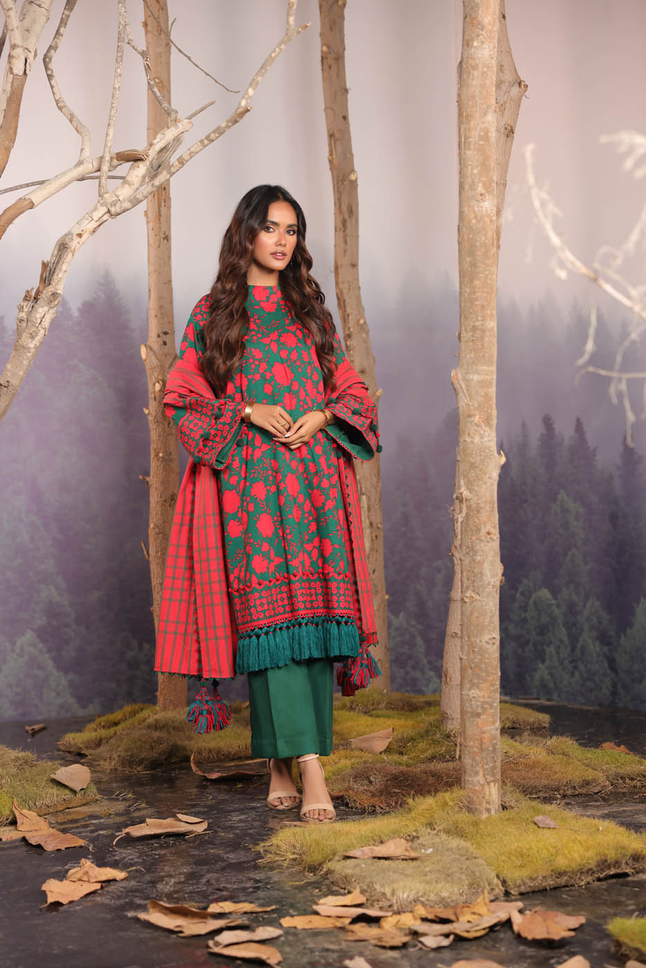 3 Pc Printed Cross Slub Viscose Suit With Shawl | Winter | Al Karam