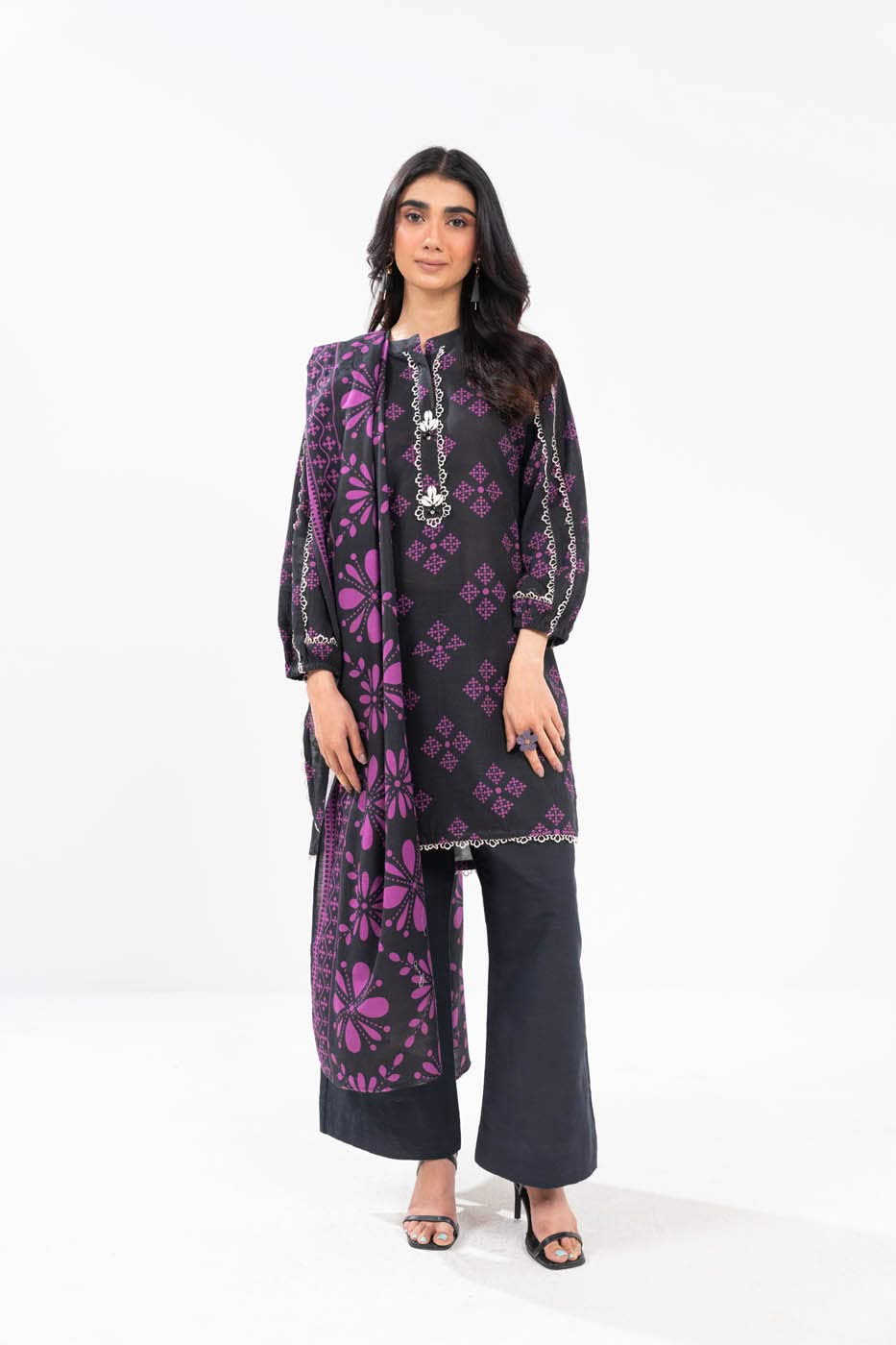 3 Piece Printed Khaddar Suit With Light Khaddar Dupatta | Winter | Al Karam