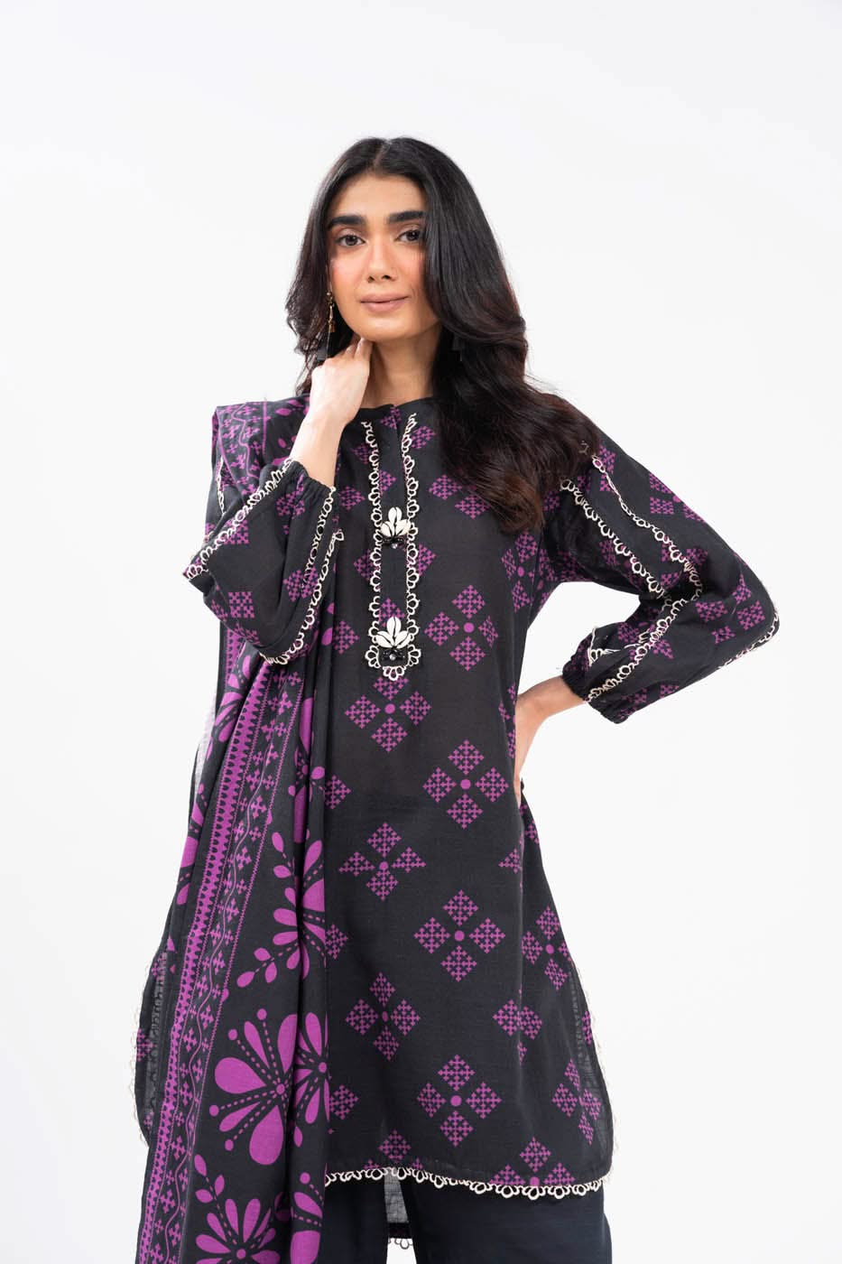 3 Piece Printed Khaddar Suit With Light Khaddar Dupatta | Winter | Al Karam