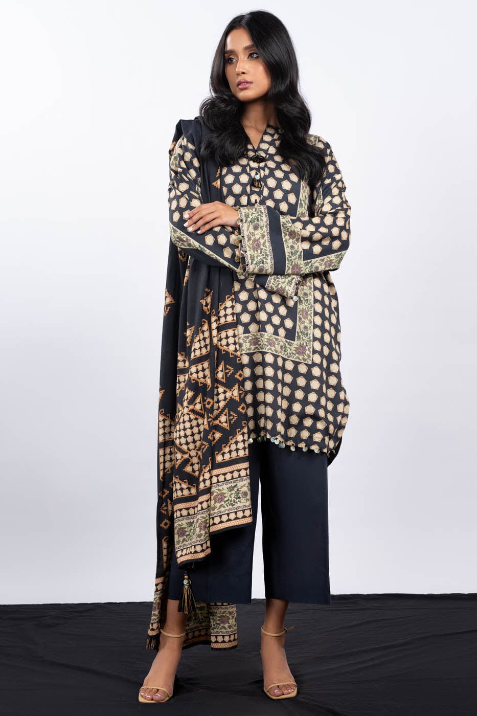 3 Pc Printed Corduroy Suit With Viscose Dupatta | Winter | Al Karam