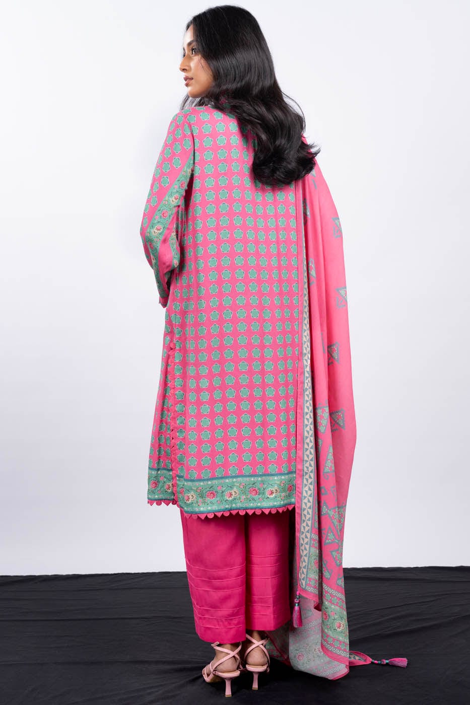 3 Pc Printed Corduroy Suit With Viscose Dupatta | Winter | Al Karam