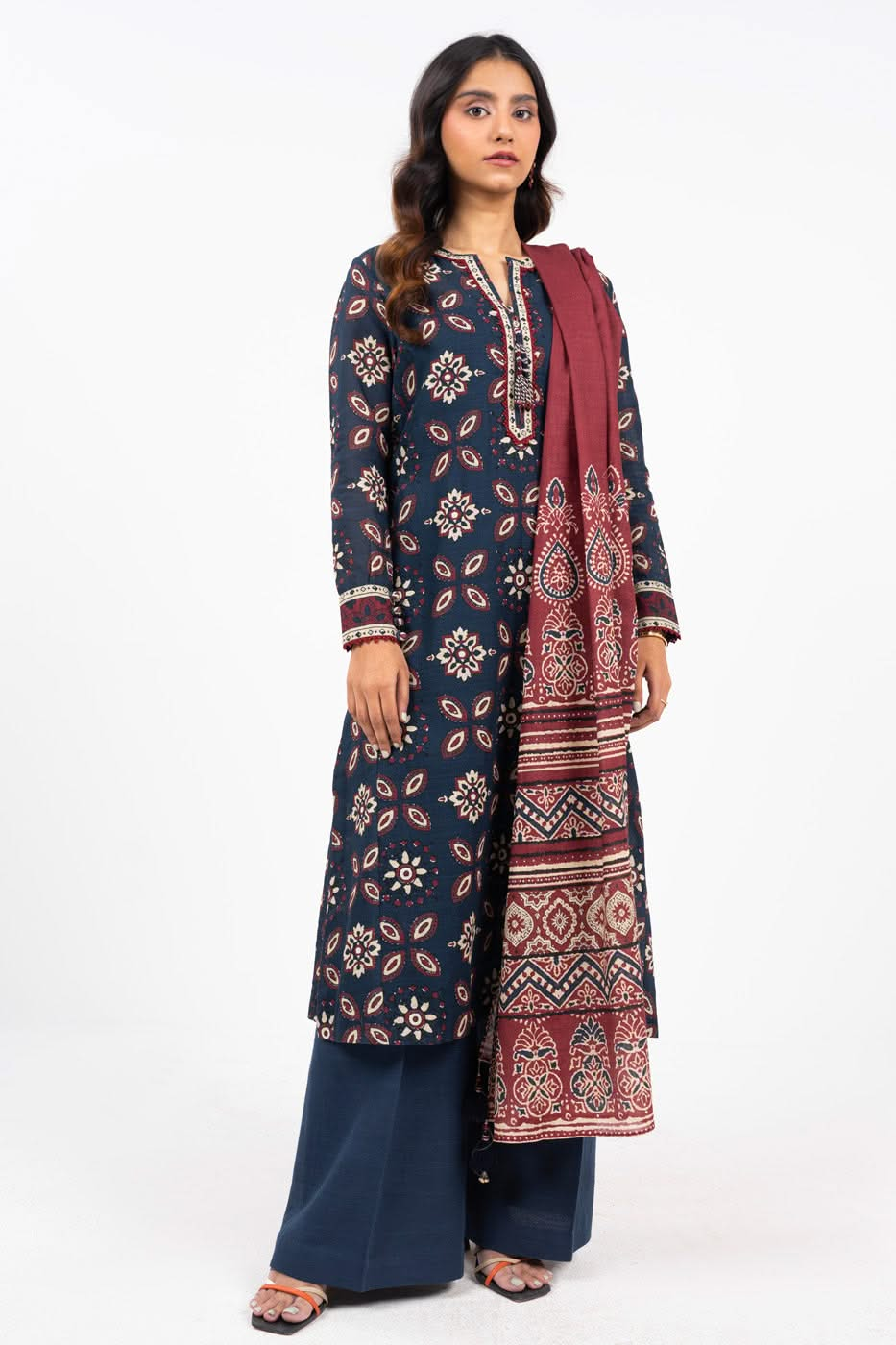 2 Piece Printed Khaddar Suit With Khaddar Dupatta | Winter | Al Karam