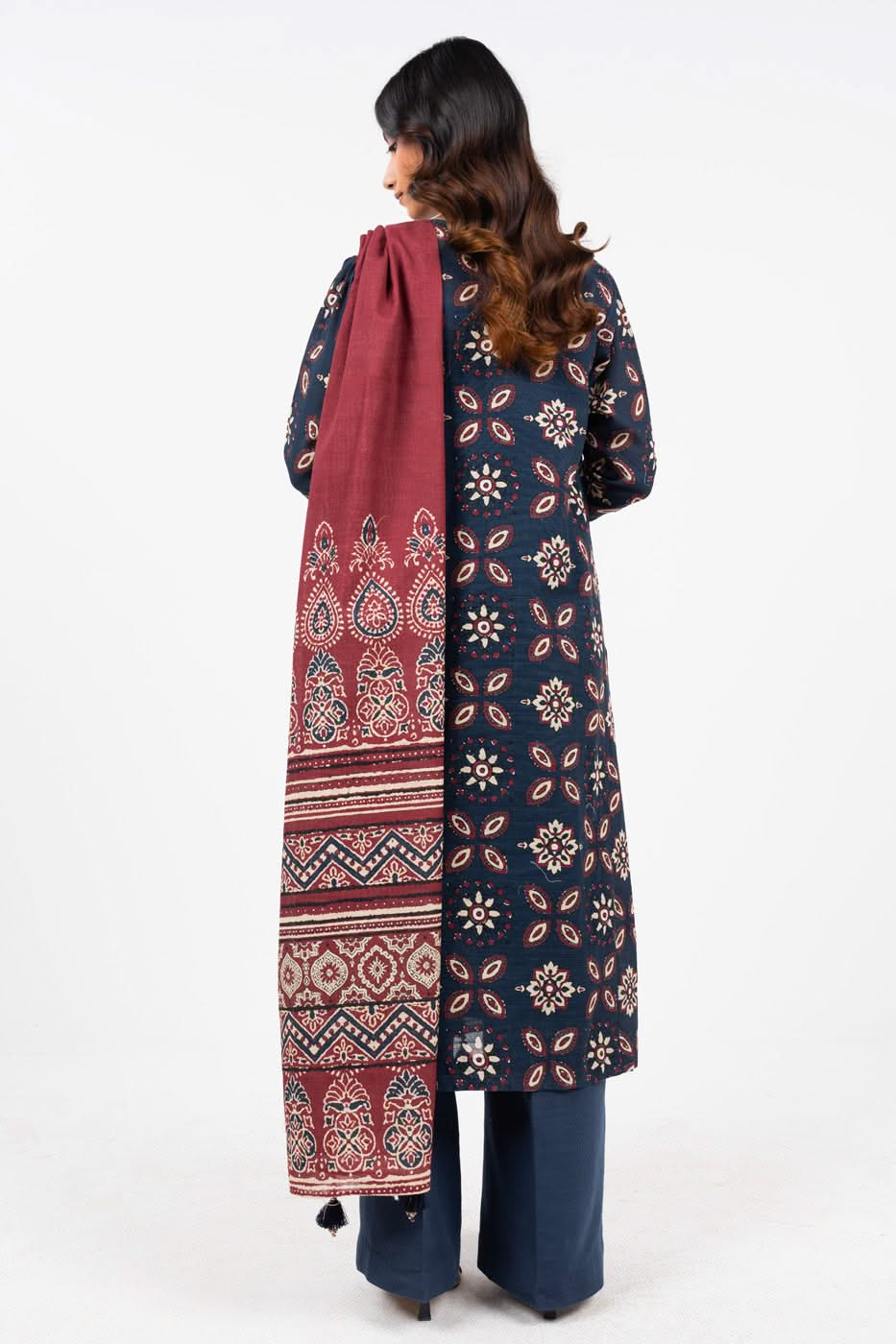 2 Piece Printed Khaddar Suit With Khaddar Dupatta | Winter | Al Karam