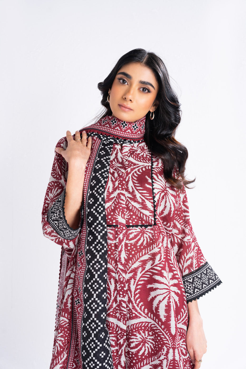 3 Piece Printed Khaddar Suit With Light Khaddar Dupatta | Winter | Al Karam