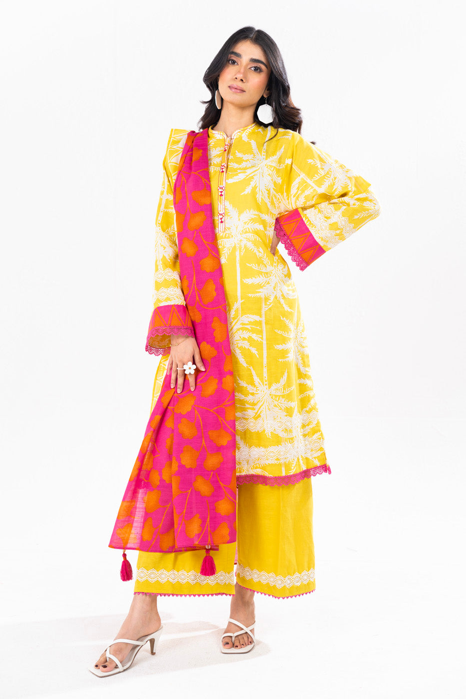 3 Piece Printed Khaddar Suit With Light Khaddar Dupatta | Winter | Al Karam