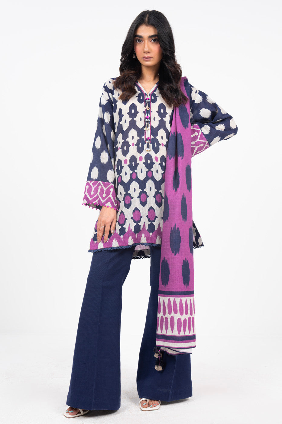 3 Piece Printed Khaddar Suit With Light Khaddar Dupatta | Winter | Al Karam