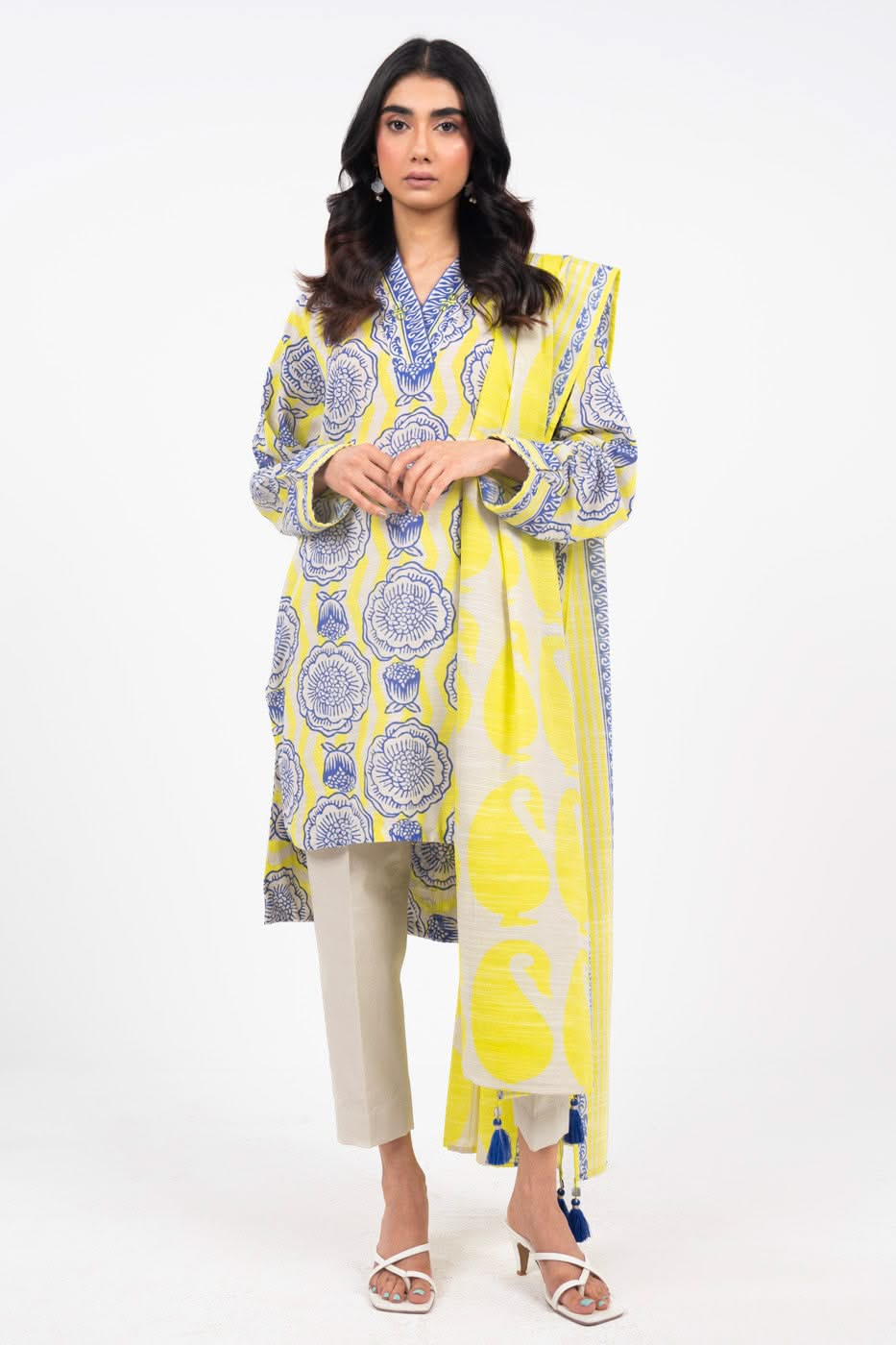 3 Piece Printed Khaddar Suit With Light Khaddar Dupatta | Winter | Al Karam