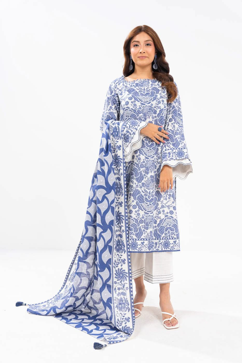 3 Piece Printed Khaddar Suit With Light Khaddar Dupatta | Winter | Al Karam