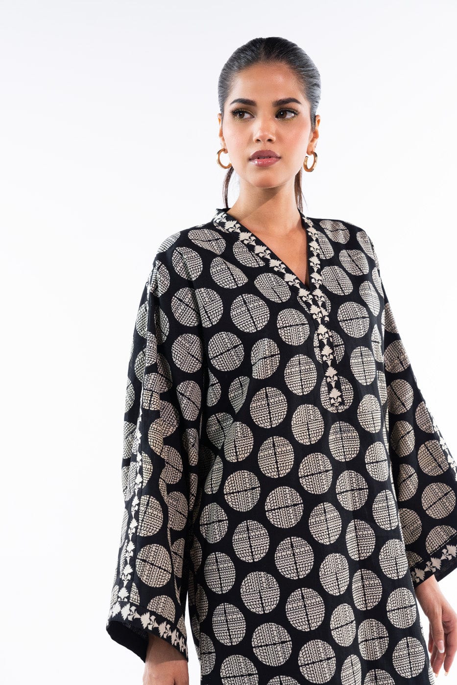 1 Pc Printed Lawn Shirt | Silver | Al Karam