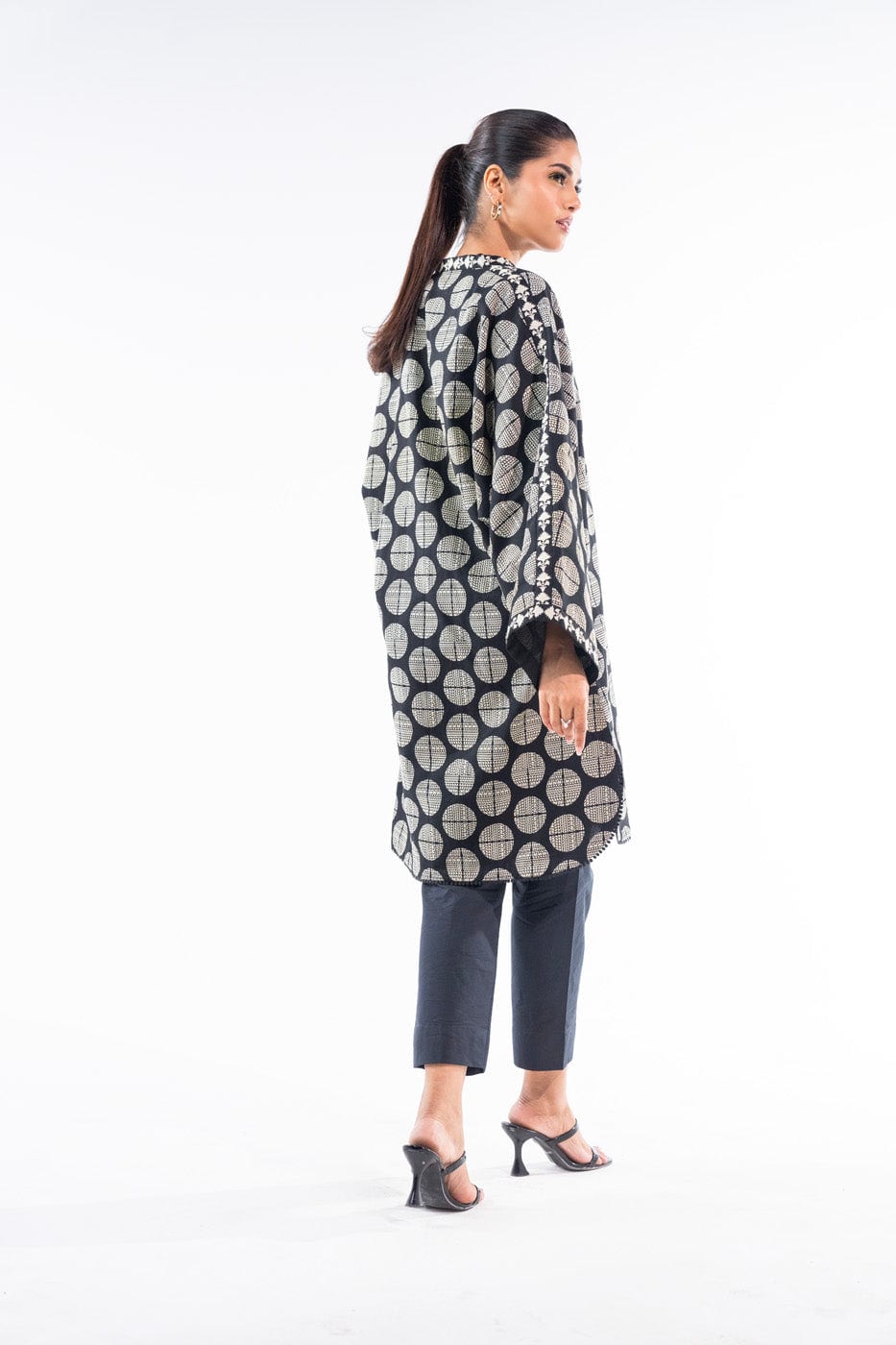 1 Pc Printed Lawn Shirt | Silver | Al Karam