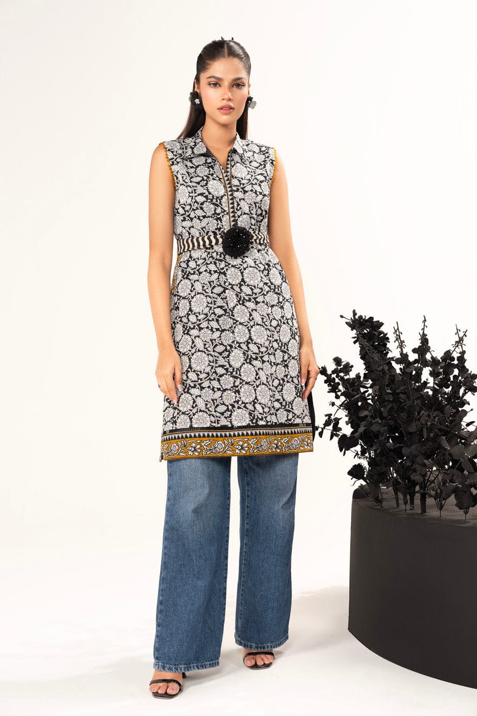 1 Pc Printed Lawn Shirt | Silver | Al Karam