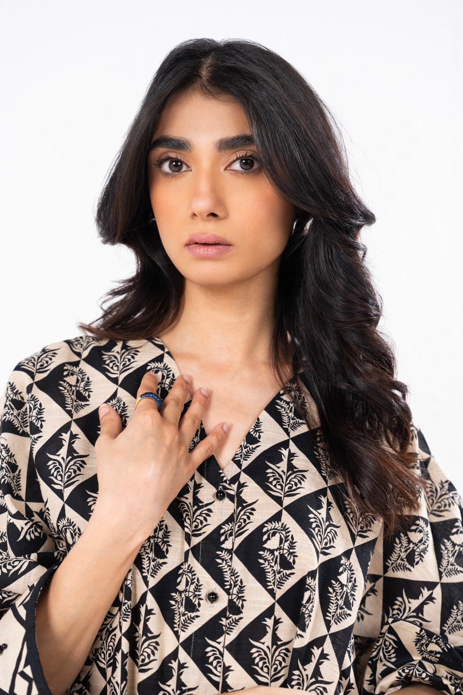 1 Pc Printed Khaddar Shirt  | Silver | Al Karam