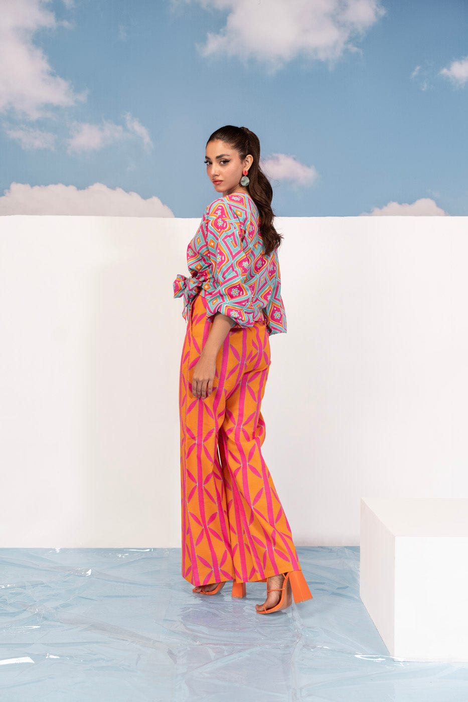 2 Pc Printed Silver Lawn Shirt With Lawn Dupatta | Silver | Al Karam