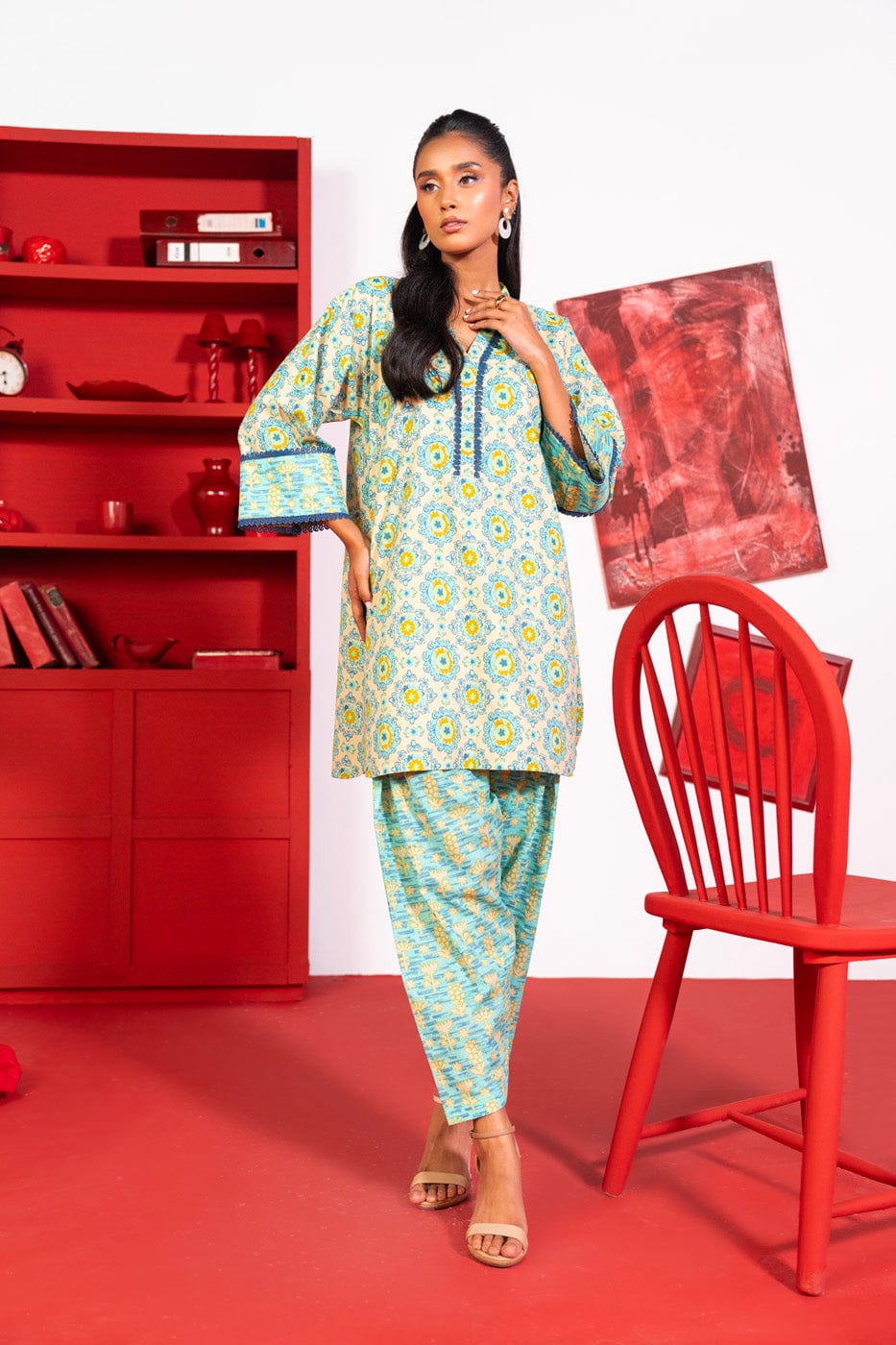 2 Pc Printed Lawn Shirt With Cambric Trouser | Silver | Al Karam