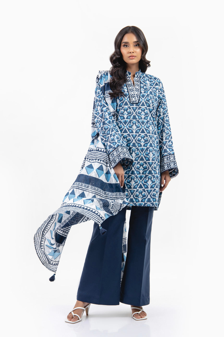 2 Pc Printed Lawn Suit With Silver Lawn Dupatta | Silver | Al Karam