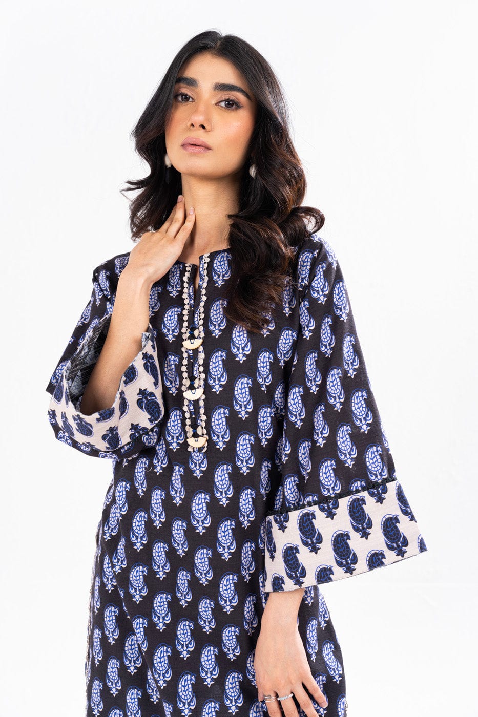 2 Pc Printed Khaddar Shirt With Khaddar Trouser | Silver | Al Karam