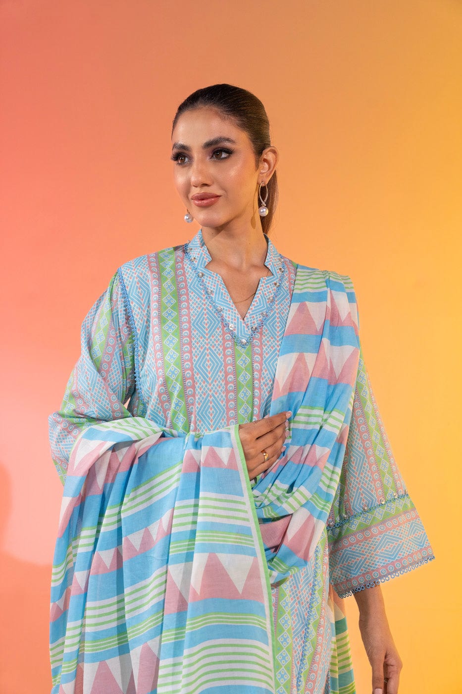 2 Pc Printed Lawn Suit With Silver Lawn Dupatta | Silver | Al Karam