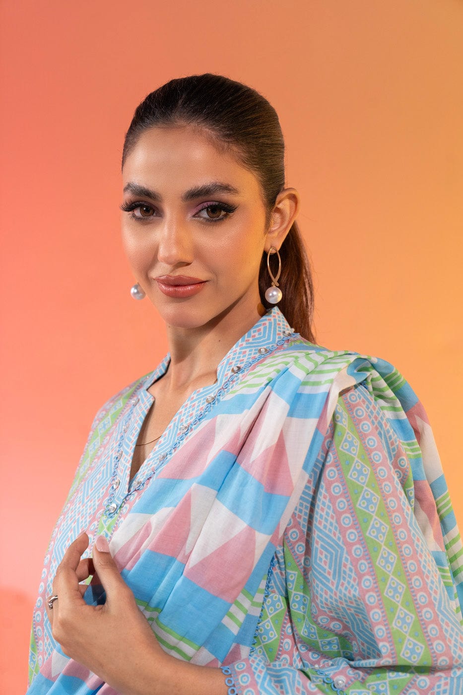 2 Pc Printed Lawn Suit With Silver Lawn Dupatta | Silver | Al Karam