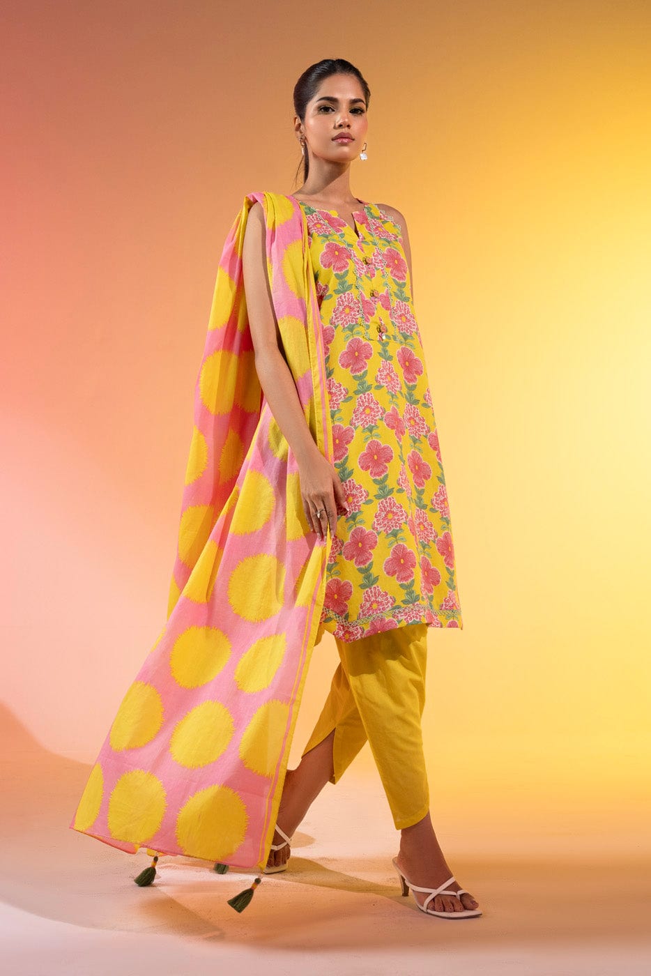 2 Pc Printed Lawn Suit With Silver Lawn Dupatta | Silver | Al Karam