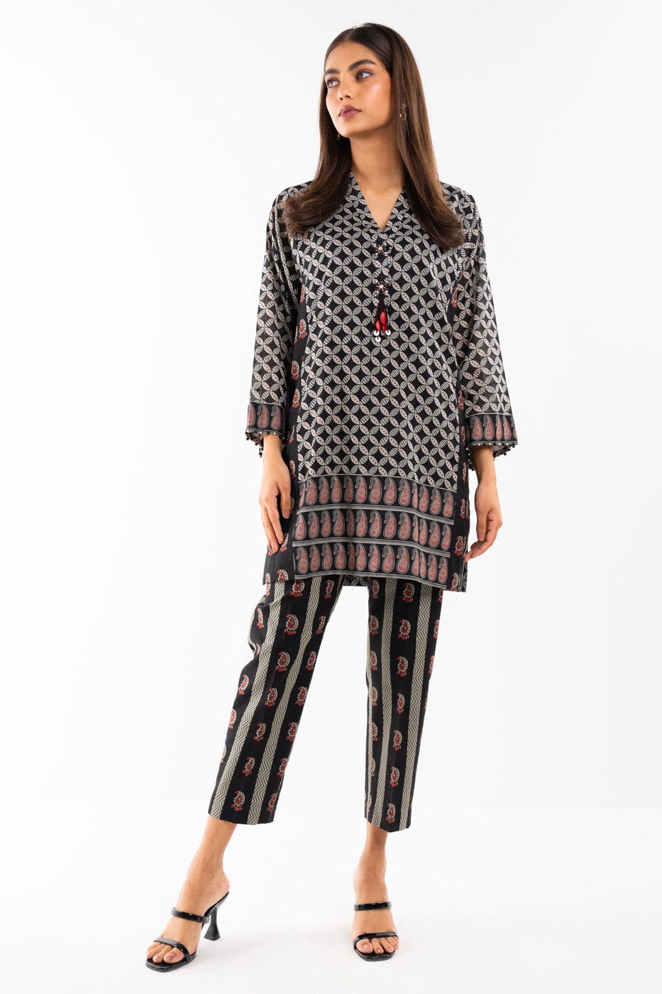 2 Pc Printed Lawn Shirt With Cambric Trouser | Silver | Al Karam