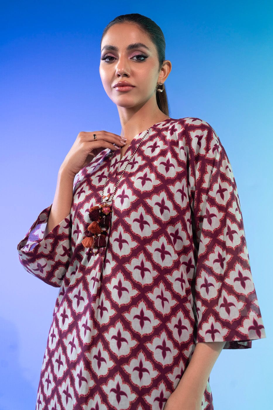 2 Pc Printed Lawn Suit With Cambric Trouser | Silver | Al Karam