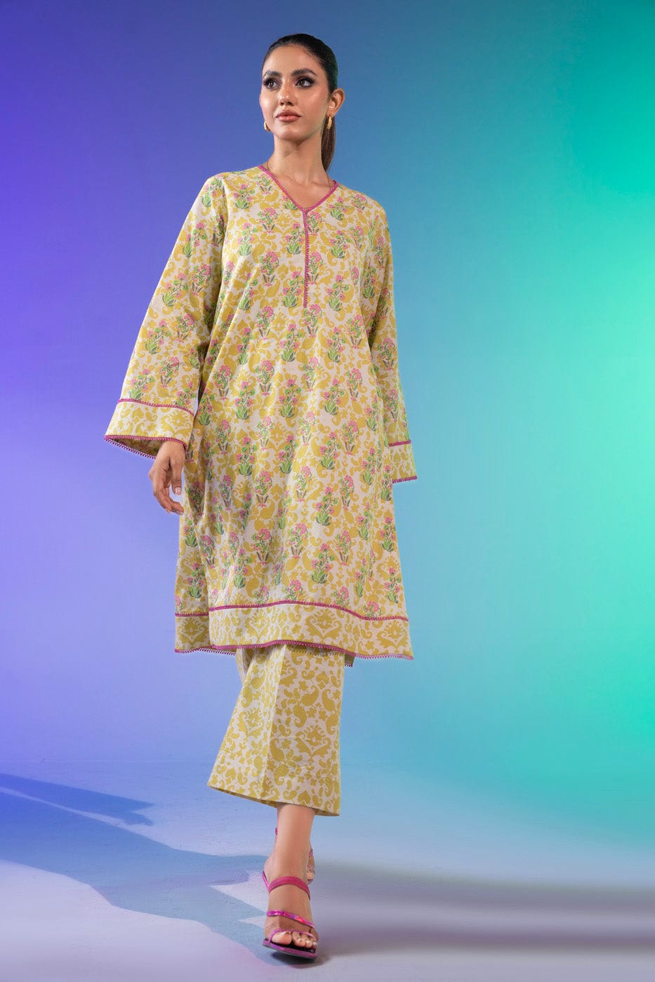 2 Pc Printed Lawn Suit With Cambric Trouser | Silver | Al Karam