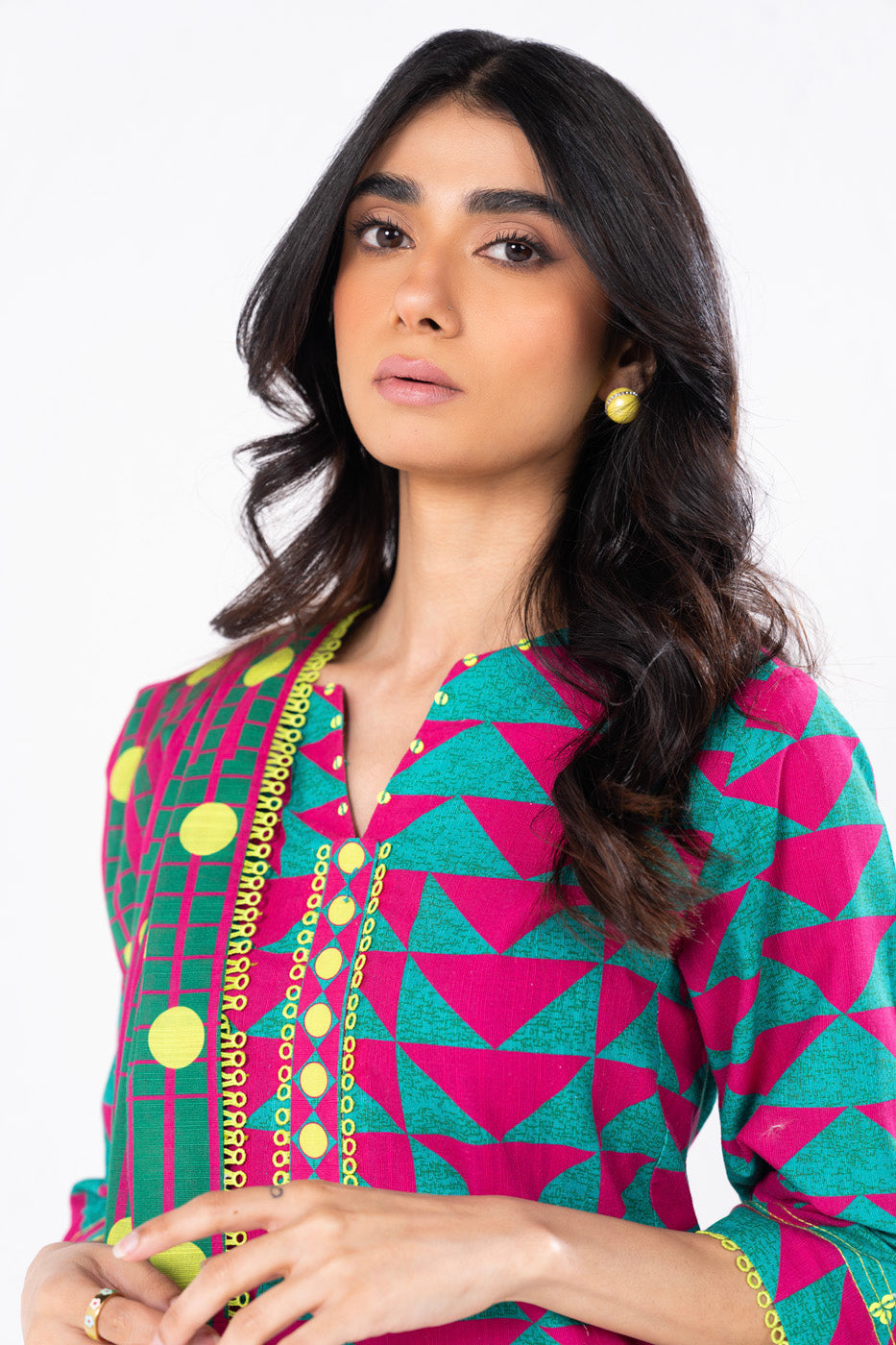 2 Pc Printed Khaddar Shirt With Khaddar Dupatta