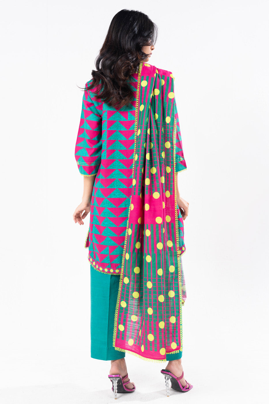 2 Pc Printed Khaddar Shirt With Khaddar Dupatta