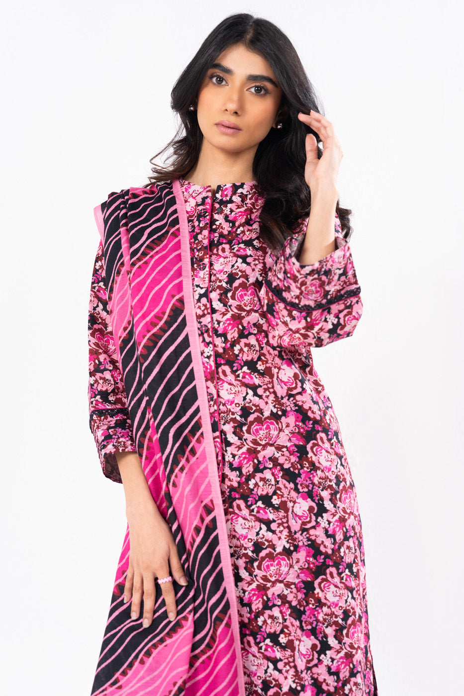 2 Pc Printed Khaddar Shirt With Khaddar Dupatta