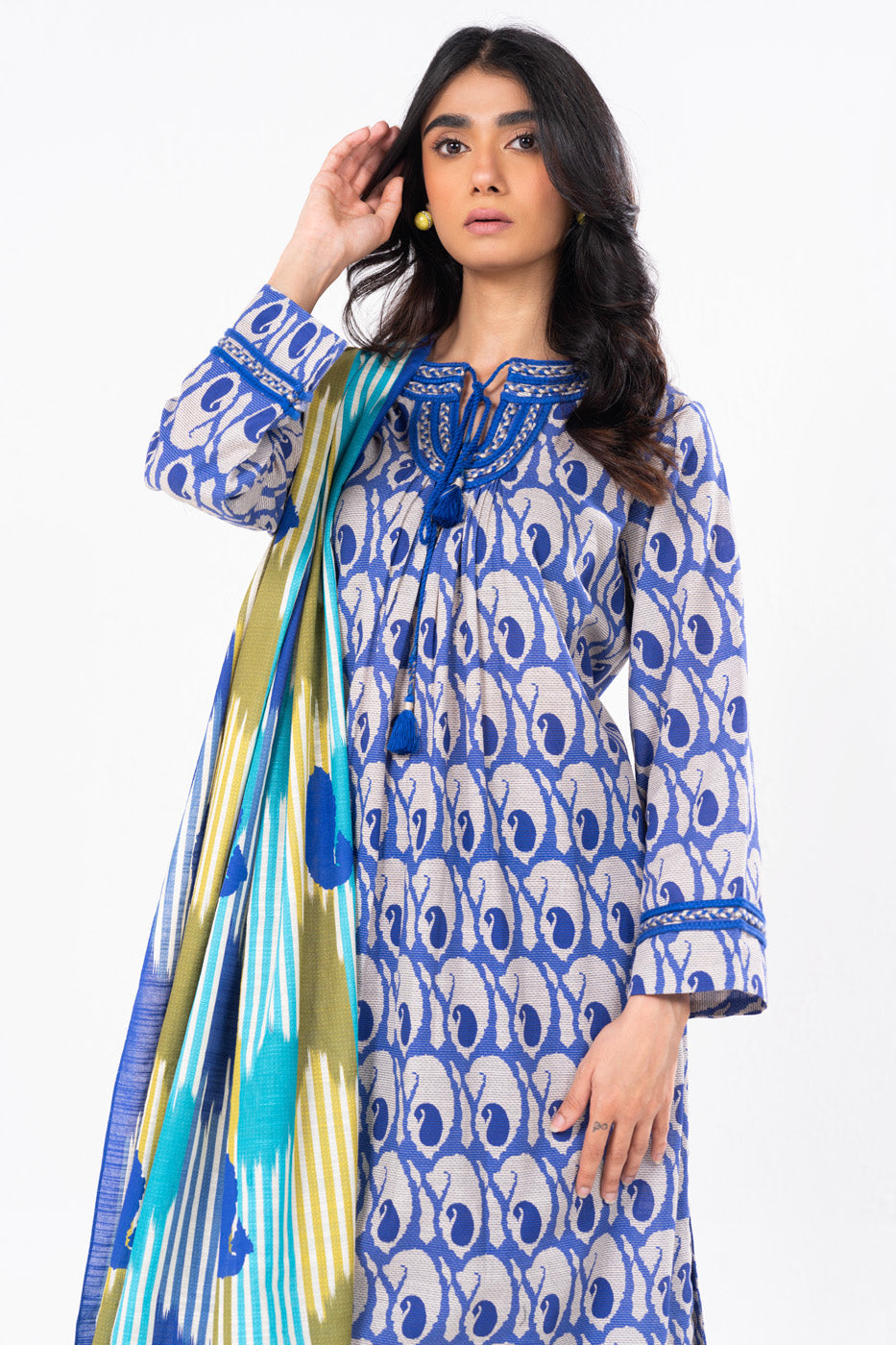 2 Pc Printed Khaddar Shirt With Khaddar Dupatta