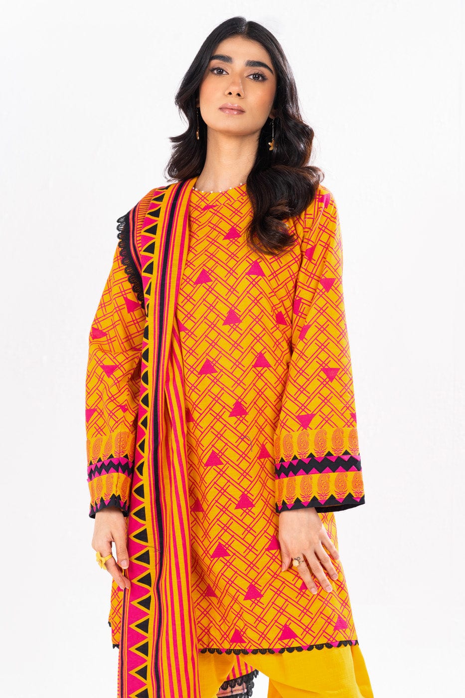 2 Pc Printed Khaddar Shirt With Khaddar Dupatta