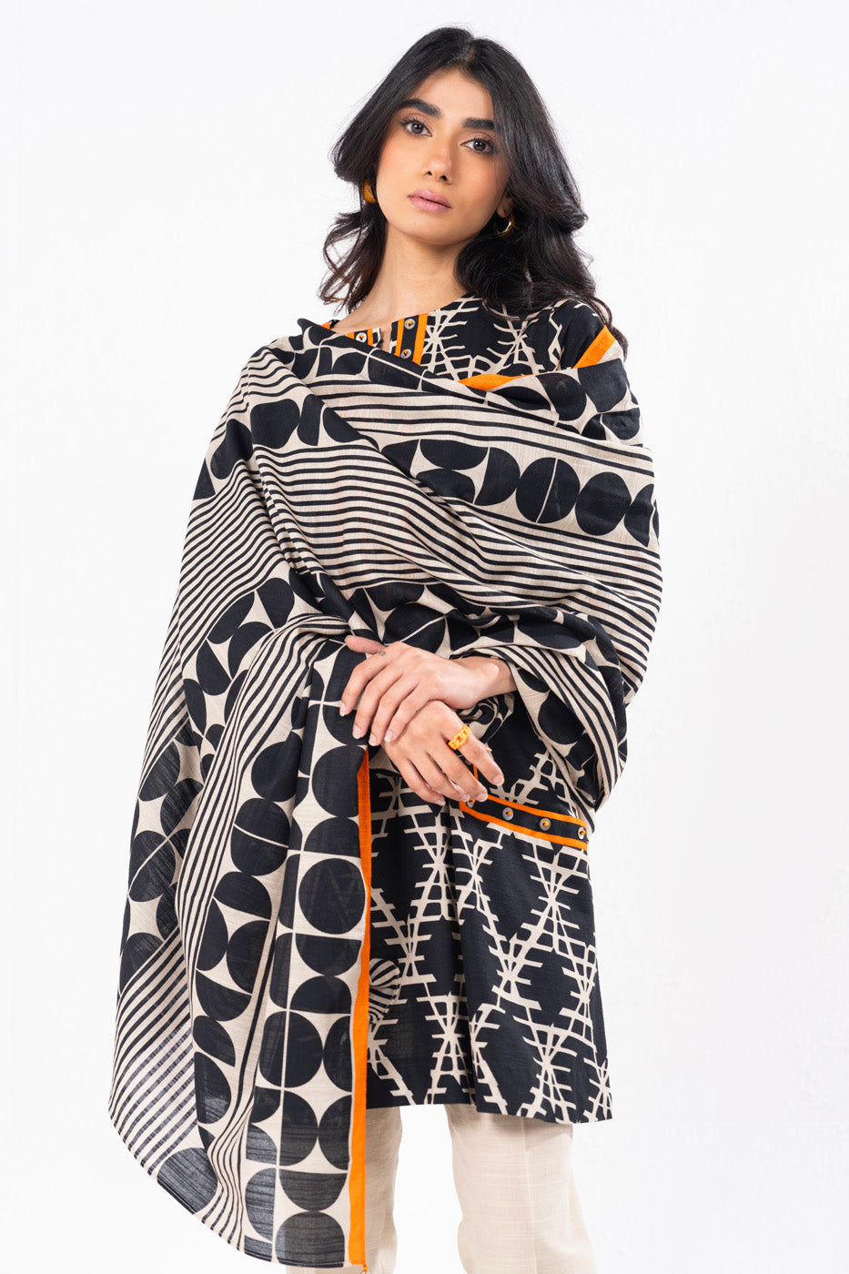 2 Pc Printed Khaddar Shirt With Khaddar Dupatta