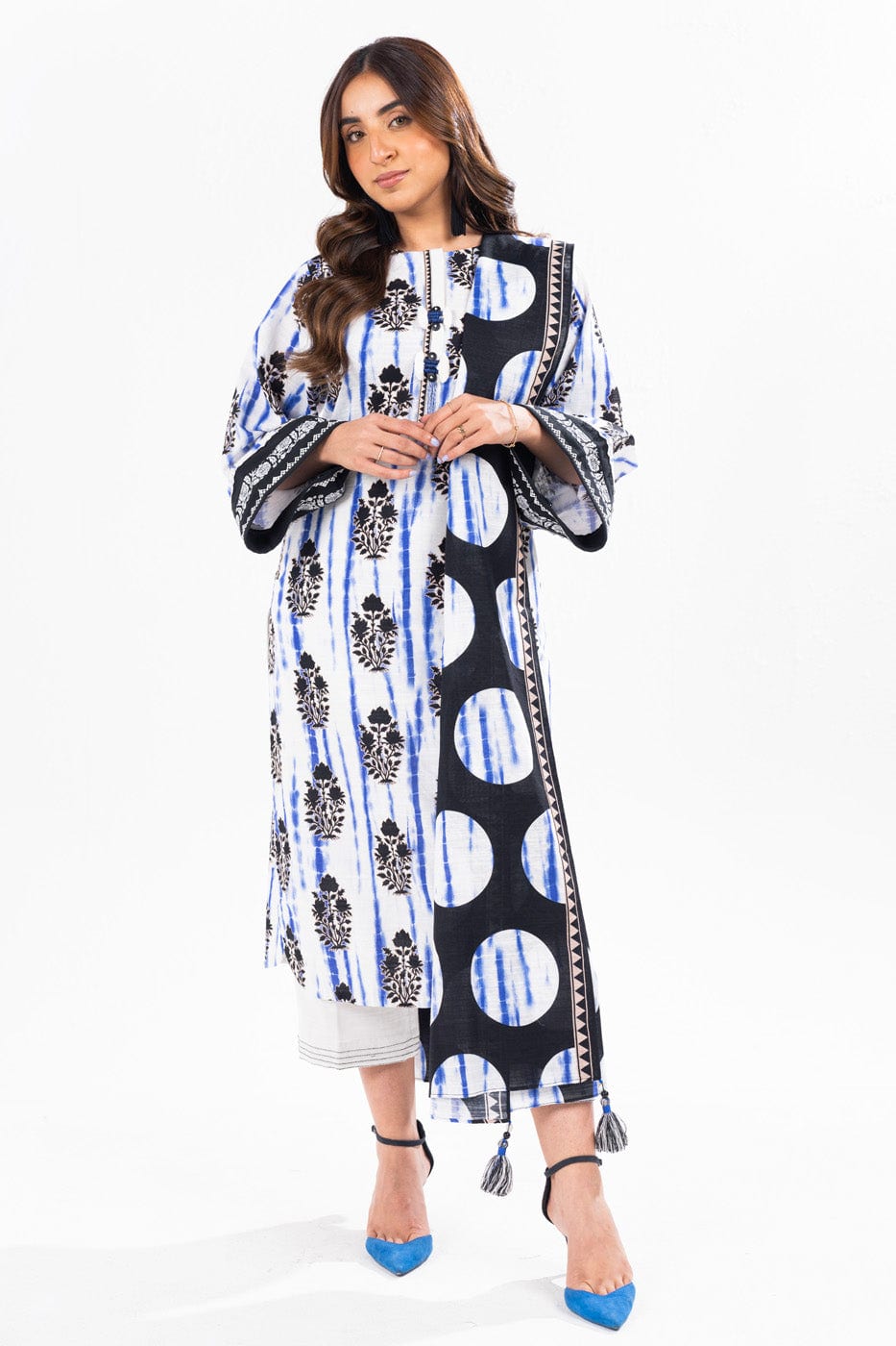 2 Pc Printed Khaddar Shirt With Khaddar Dupatta