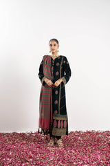 3 Pc Embroidered Velvet Suit With Yarn Dyed Dupatta | Festive | Al Karam